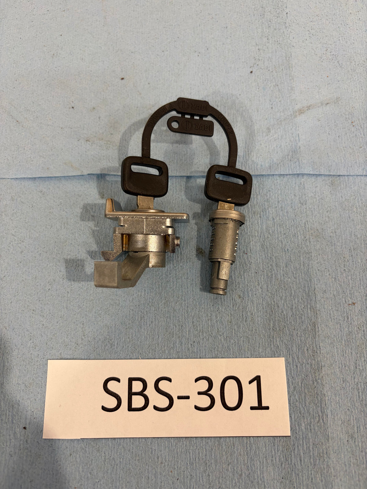 New Zadi Matching Glovebox Lock and Seat Lock Cylinder for P